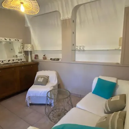 Maisonnette Au Calme Vue Sur Jardin *